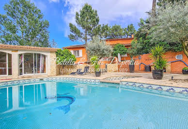 Maison avec piscine et terrasse 20