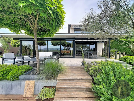 House with pool and terrace 1