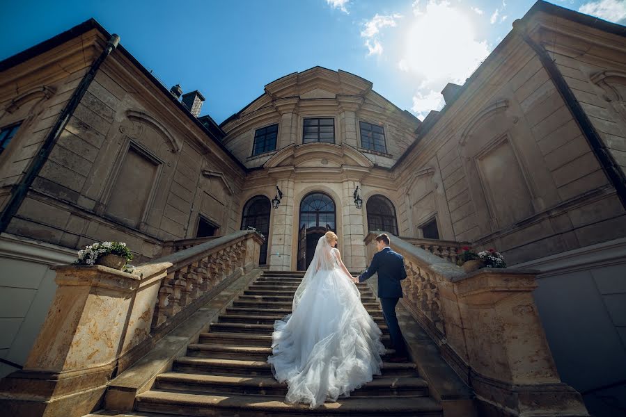 Wedding photographer Konstantin Zhdanov (crutch1973). Photo of 11 September 2019