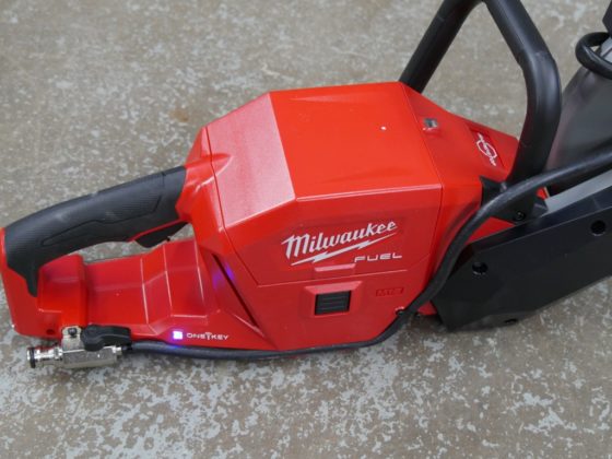 รีวิวเลื่อยตัดไร้สาย Milwaukee Cordless Cut Off Saw7