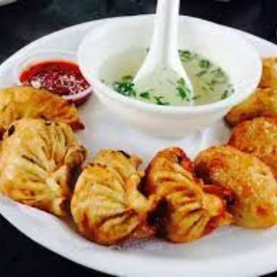 Tossed Chilli Chicken Momo (5 Pcs)(Contains MSG)