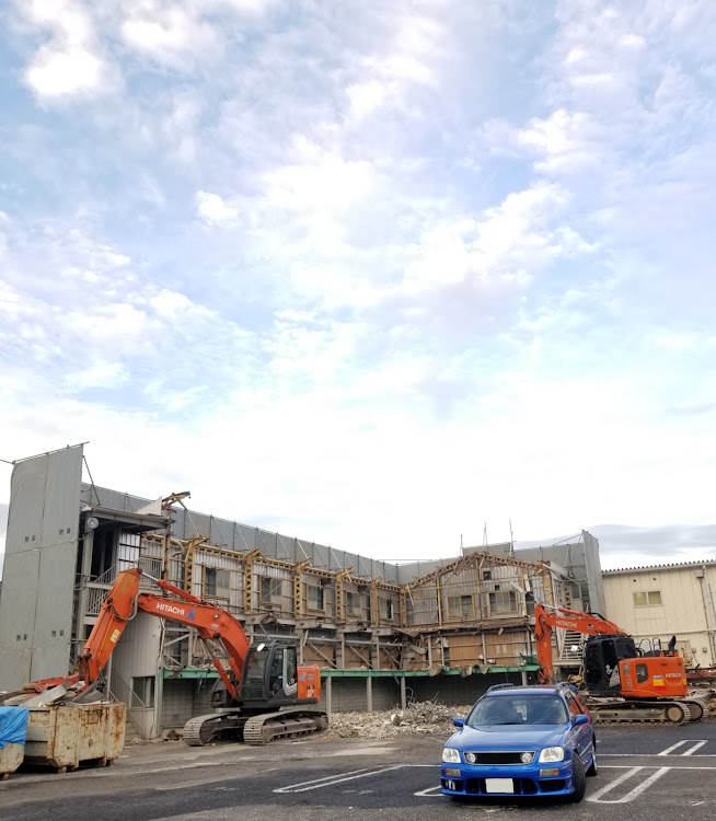 ステージアの仕事おわりにパシャリ・建設機械・ユンボとコラボに関するカスタム事例の投稿画像1枚目