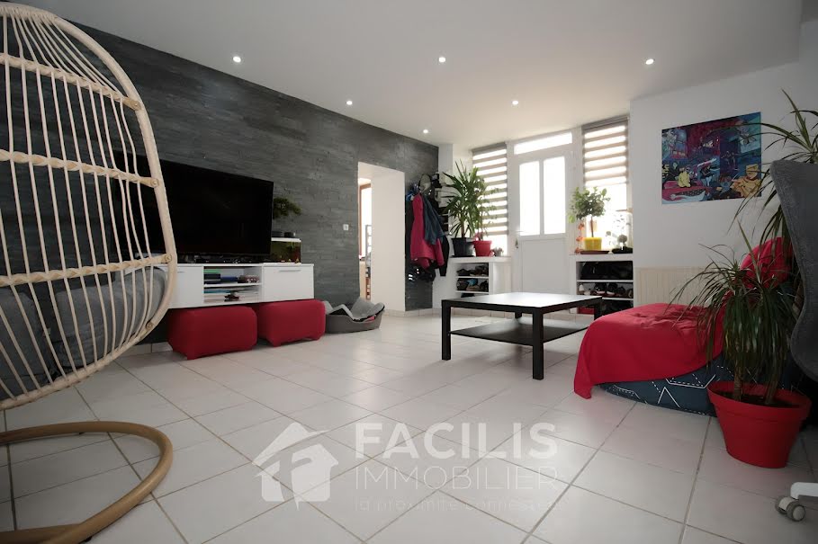 Vente maison 8 pièces 181 m² à Bourg-Saint-Christophe (01800), 360 000 €