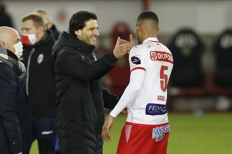 Jorge Simao kijkt terug op goede wedstrijd van zijn ploeg: "Blij voor de spelers, want ze verdienen het"