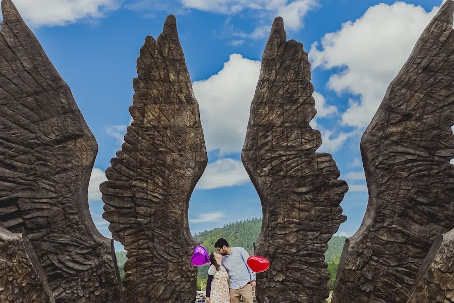 Jurufoto perkahwinan Fernando Medellin (weddingmerida). Foto pada 28 Ogos 2019