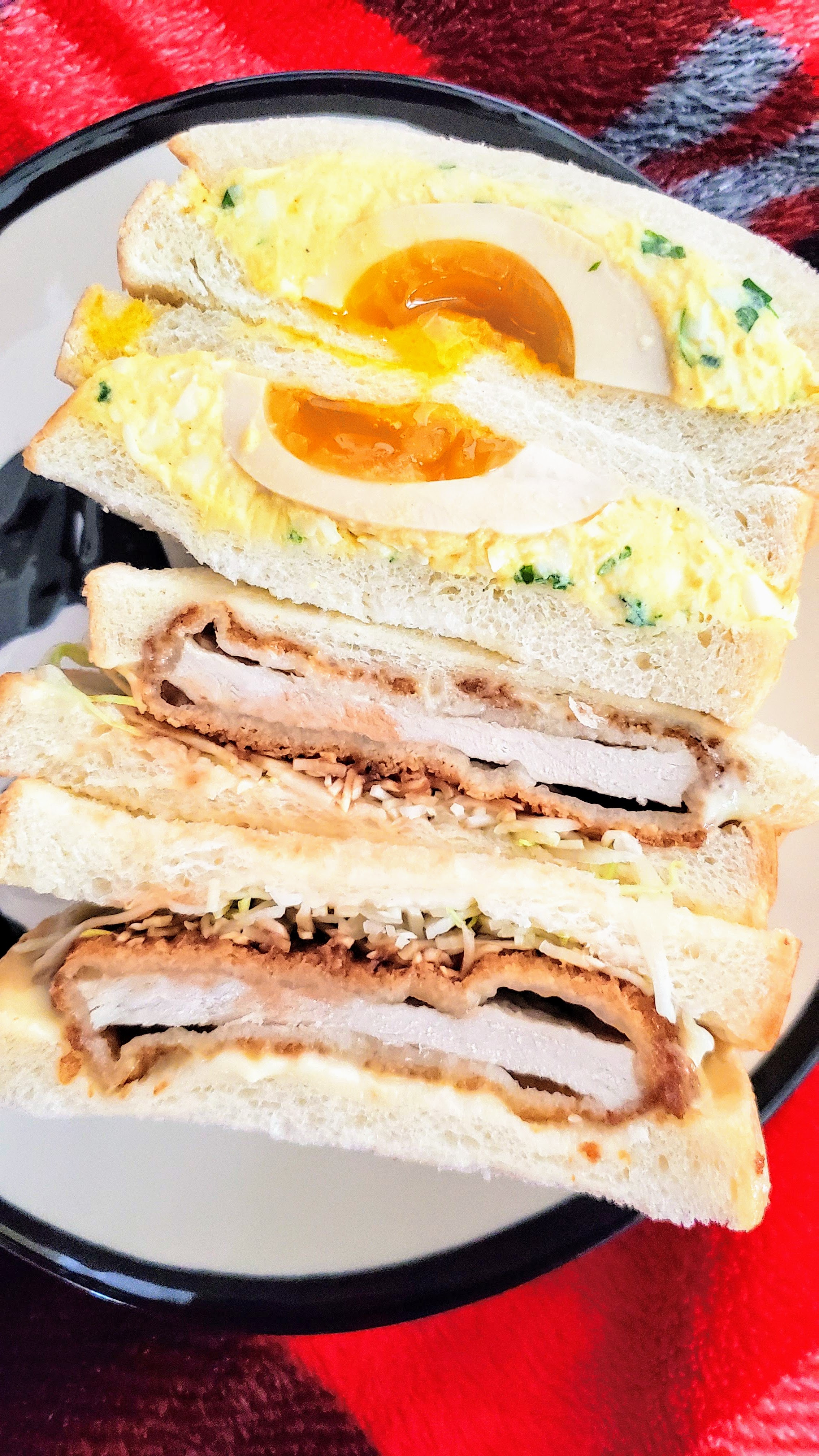 A Picnic with Giraffe Goods, offering Japanese grab and go deli food in Portland. Probably the most famous offering that Giraffe Goods offers are their sandwiches. They offer an egg salad sandwich, katsu sandwich, or get a combo of half of each.