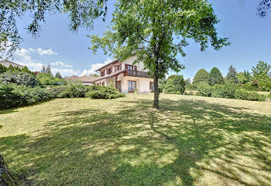 Maison avec piscine et terrasse 5