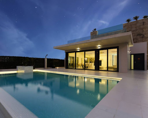 Villa avec piscine en bord de mer 2