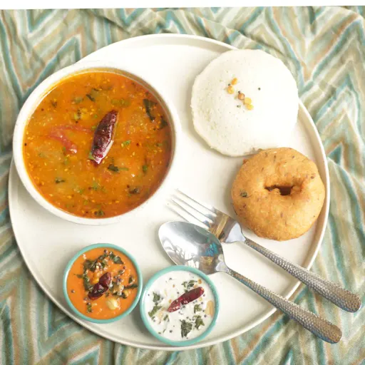 Sambar (1 Idli + 1 Vada )