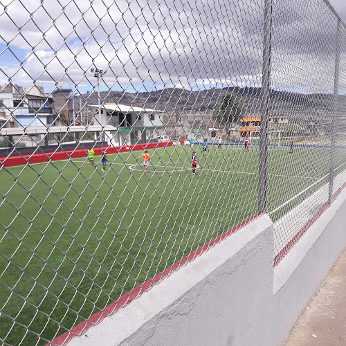 Opiniones de Cancha Sintetica La Magdalena en Quito - Campo de fútbol