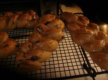 Cinnamon Raisin Braid