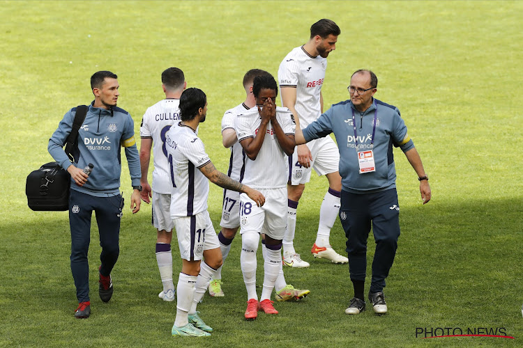 📷 Verloren wissel Kompany: tot tranen toe bewogen Ashimeru moet kwartier na invalbeurt alweer naar de kant