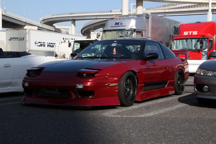 セレナの大黒PA・高級車・高旧車・ドライブ・日産車だらけ(笑)に関するカスタム事例の投稿画像7枚目