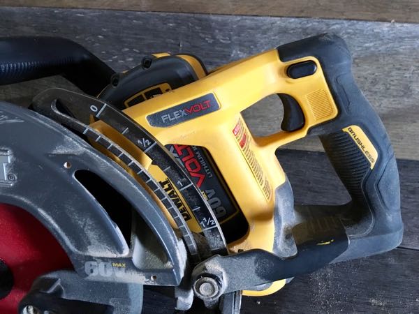 รีวิว เลื่อยวงเดือน DeWalt FLEXVOLT 7-1/4” Cordless Worm Drive Style Saw3