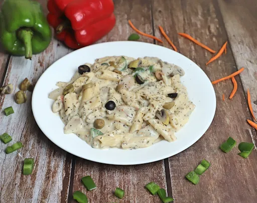 Non Veg Creamy White Sauce Alfredo Pasta