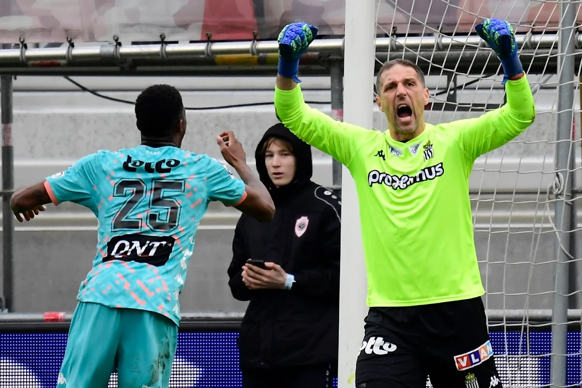 🎥 Le penalty de l'Antwerp justifié? L'avis très clair du département arbitrage!