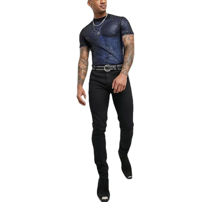 T-shirt da uomo in mesh trasparente sottile e traspirante, perfetto per la stagione estiva, garantisce freschezza e stile.