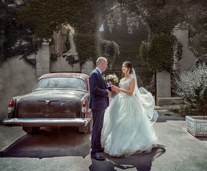 Wedding photographer Olena Yavorska (yavelena). Photo of 9 February 2022