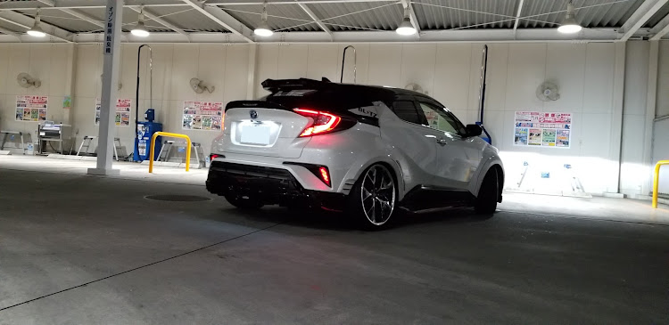 クラウンセダンの過去車・V8クラウン・C-HR・旧車じゃないよ過去車だよーに関するカスタム事例の投稿画像2枚目
