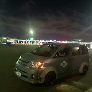ノア AZR60G
