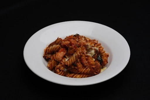 Pasta in Tomato Sauce & Chicken (Baked)