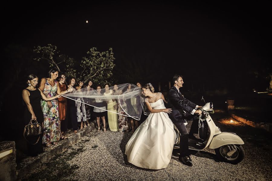 Fotografo di matrimoni Alessandro Spagnolo (fotospagnolonovo). Foto del 17 luglio 2018