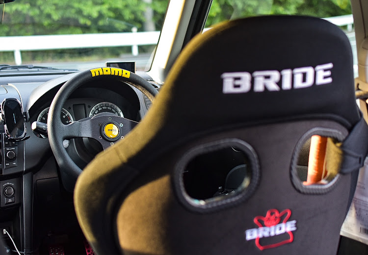 スイフトスポーツの花粉まみれ・今までに所有した車でNo.1は？・前撮り・日産オーラに関するカスタム事例の投稿画像4枚目