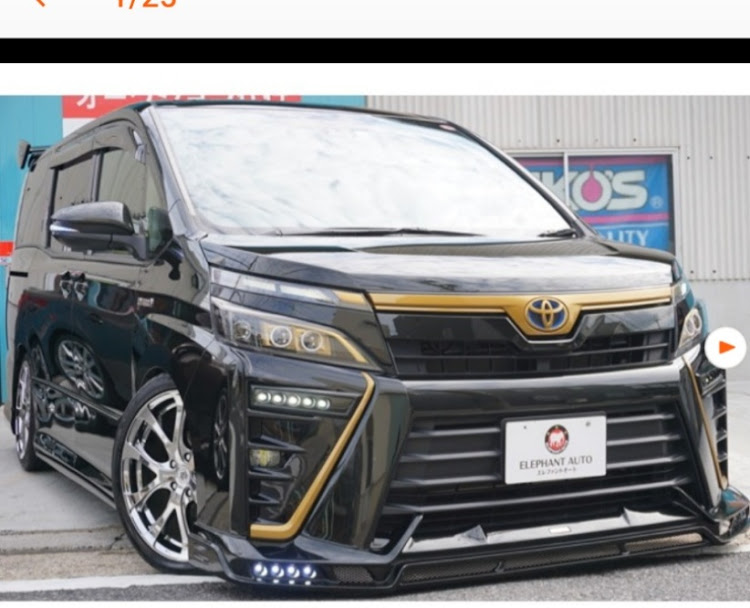 bBのカーセンサーで見つけた車🚘・QNC21・80系VOXYに関するカスタム事例の投稿画像1枚目