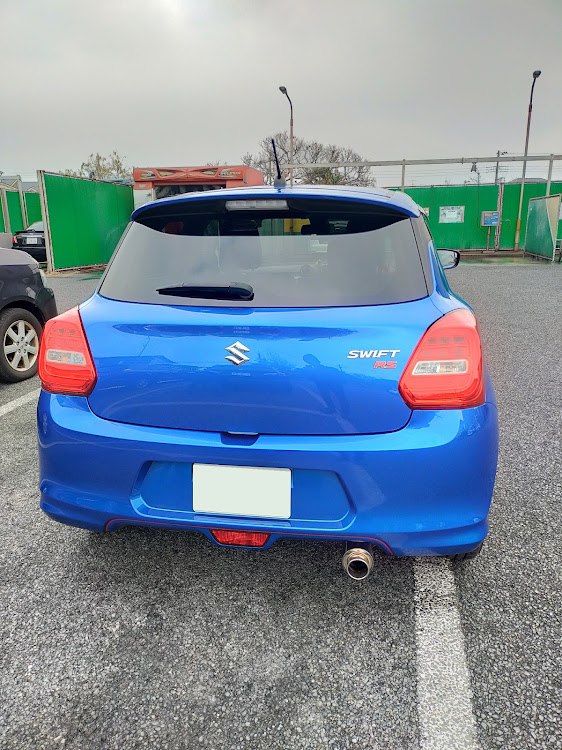 スイフトのスイフト・忘れられそうなZC13S・洗車・綺麗になったから見てくれ・ミラーの水滴がウザイに関するカスタム事例の投稿画像2枚目
