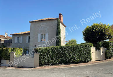 Maison avec jardin et terrasse 19