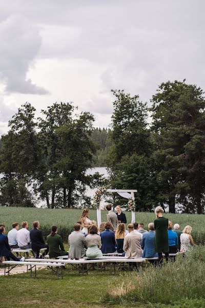 Wedding photographer Suvi Mikkanen (suvihelmi). Photo of 9 August 2023