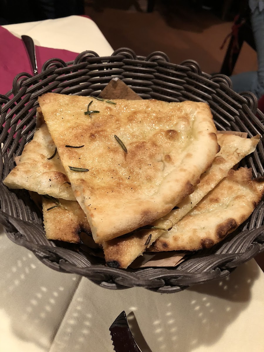 Rosemary GLUTEN FREE bread that came free with our clam appetizer! Yum