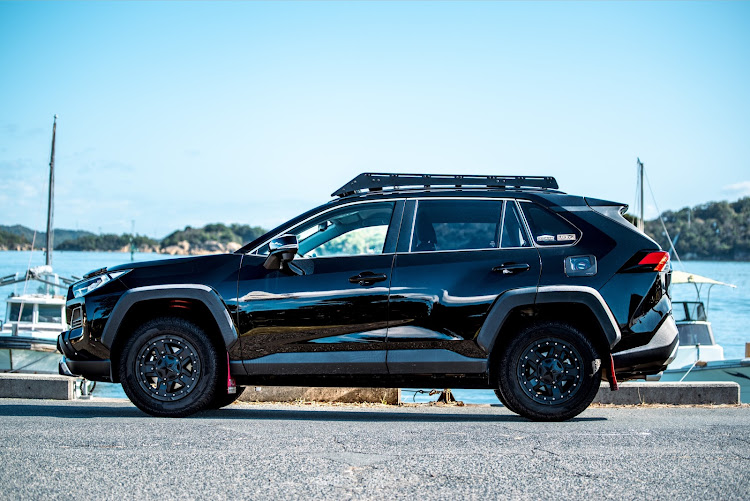 RAV4のドライブ・rav4 adventure・アップサス・休日・写活に関するカスタム事例の投稿画像3枚目