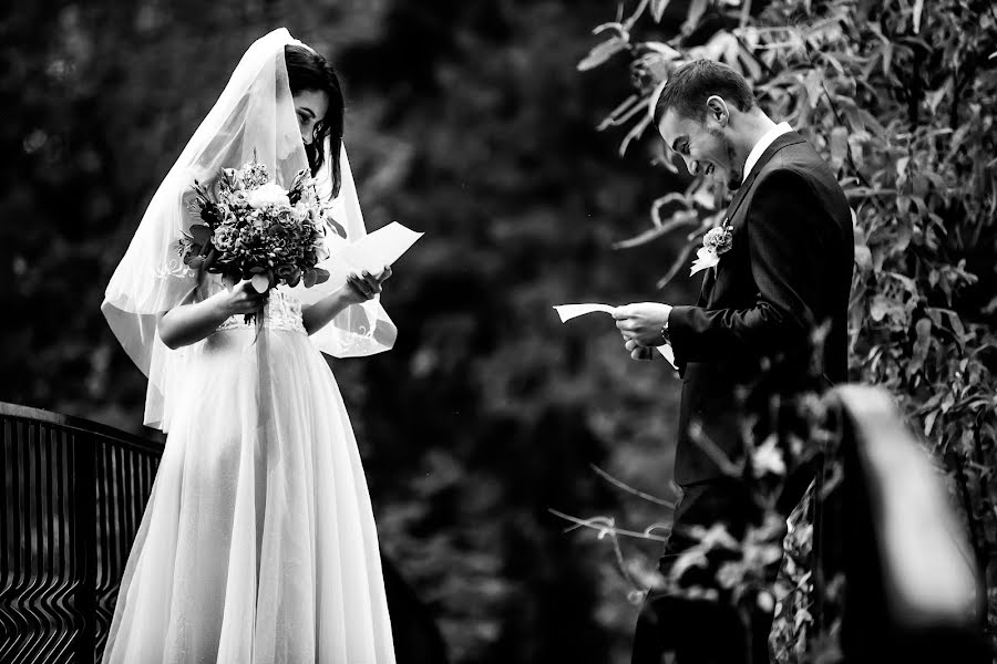 Fotógrafo de casamento Vitaliy Verkhoturov (verhoturov). Foto de 25 de fevereiro 2019