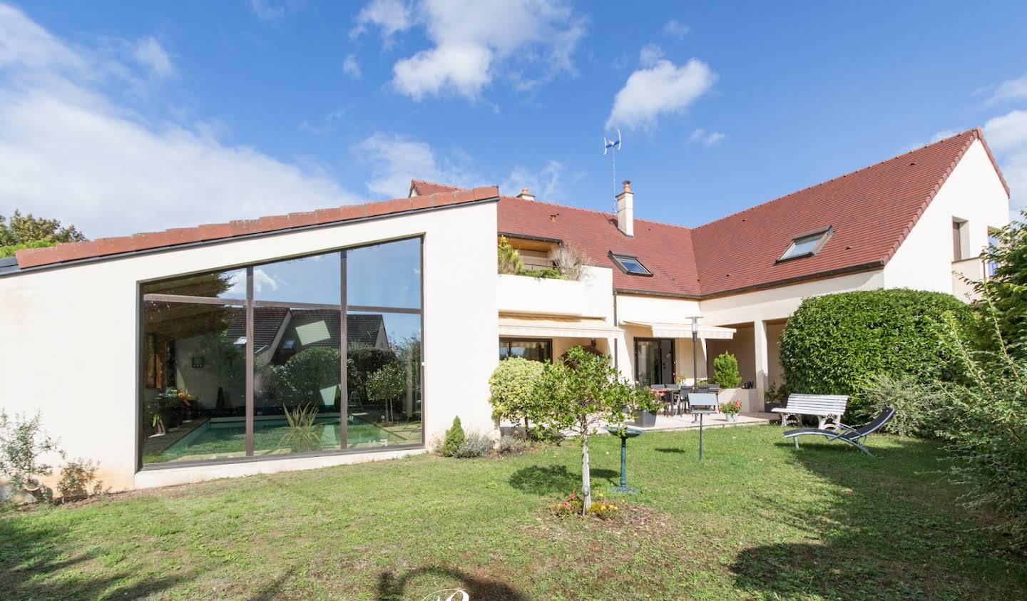 House with pool and terrace Talant