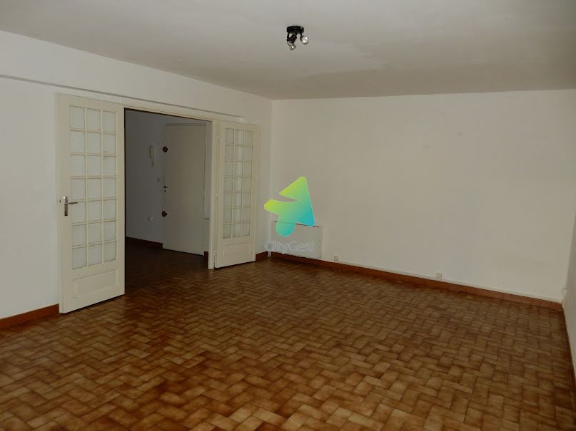 Location  appartement 3 pièces 71.36 m² à Narbonne (11100), 615 €