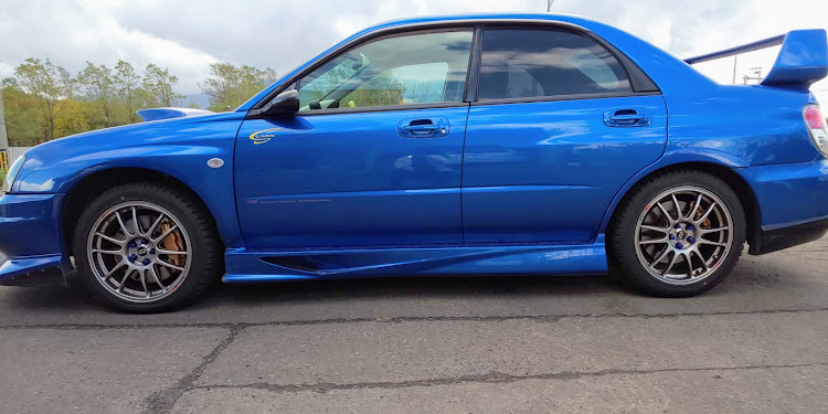 インプレッサ WRX STIのタイヤ交換・車高調整に関するカスタム事例の投稿画像1枚目