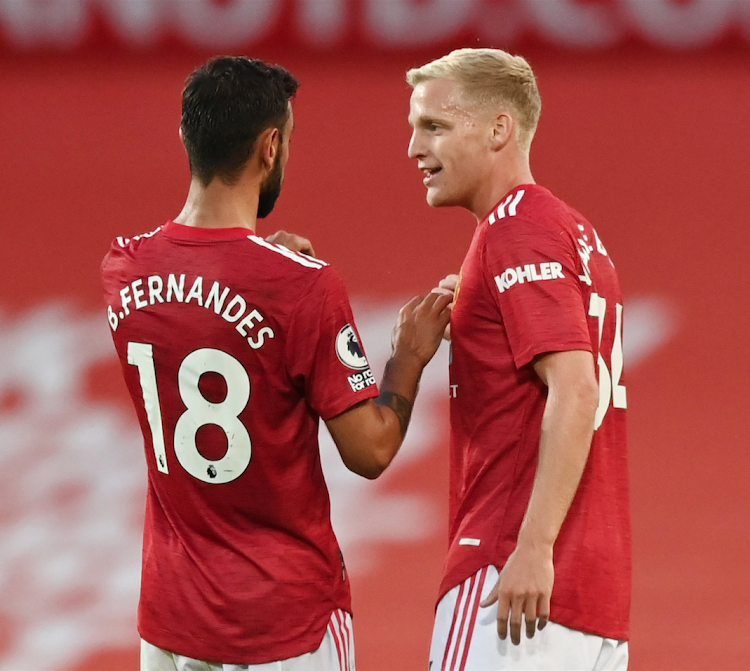 Manchester United's Donny van de Beek and Bruno Fernandes