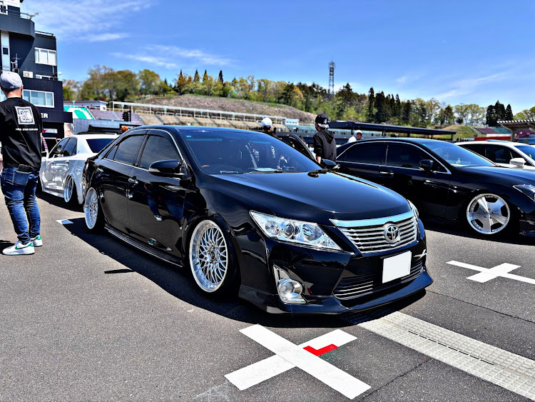 カムリのavv50・lowbrid・camryhab・camrylow・春サム2025に関するカスタム事例の投稿画像1枚目