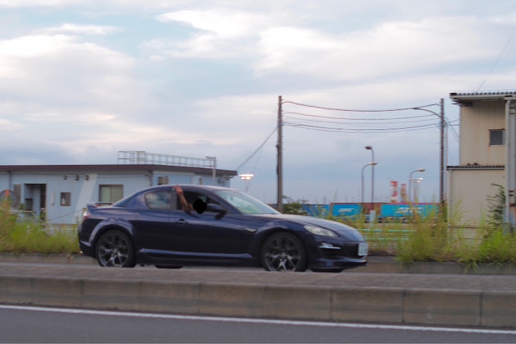 RX-8の9月もよろしくお願いします・35mmF1.4・試行錯誤右往左往・とりあえず昼はやめて夕方に・いつもいいねありがとうございます(*´-`)に関するカスタム事例の投稿画像3枚目