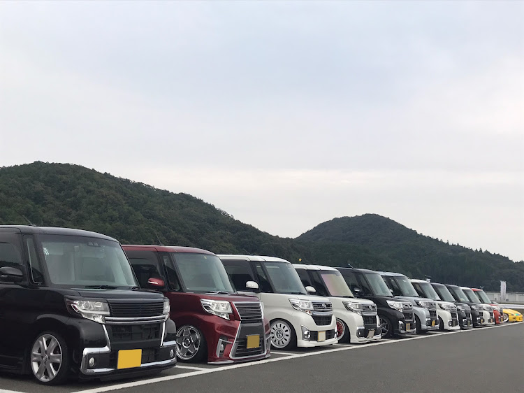 タントカスタムのタントカスタムla600s・岡山国際サーキット・KING OF K-CAR・シルバーってレアカラー？に関するカスタム事例の投稿画像5枚目