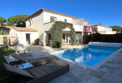 Maison avec piscine et terrasse 2