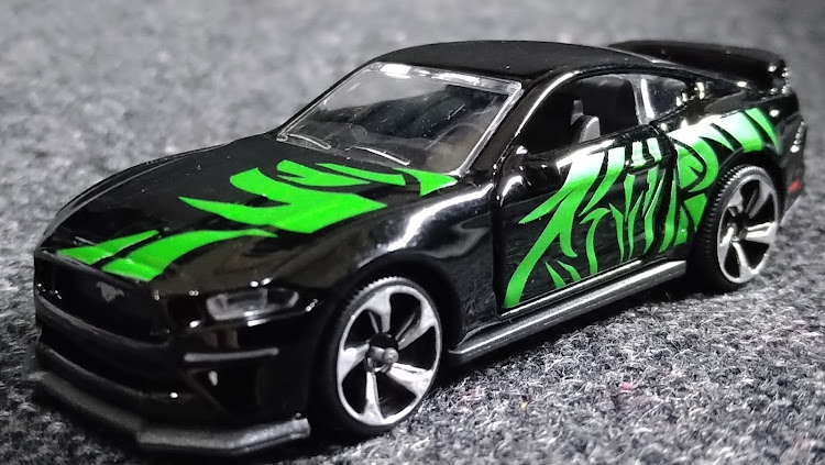 寅次郎さんが投稿したマジョレットミニカー・マスタングGT・アウディR8・バレンタイン・ショコラコレクション・Volkswagen  Beetleに関するカスタム事例の投稿画像8枚目