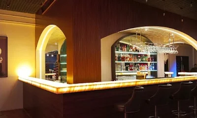 Liquors & Lockers Lounge And Bar