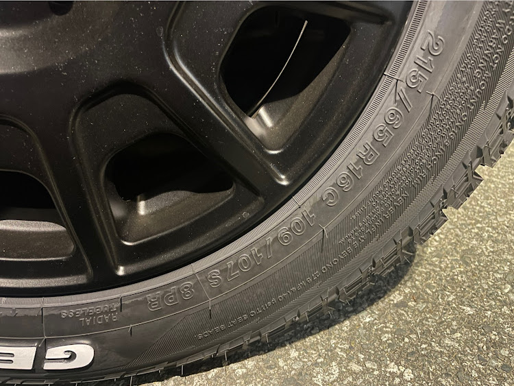 XVのGW・アルミホイール・ホイール交換・洗車に関するカスタム事例の投稿画像3枚目