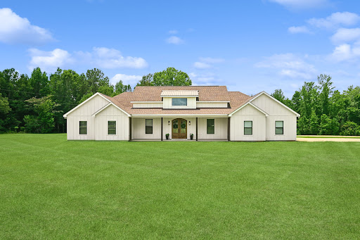 Luxury property for sale in Bogalusa (United States) - Modern white house with large lawn