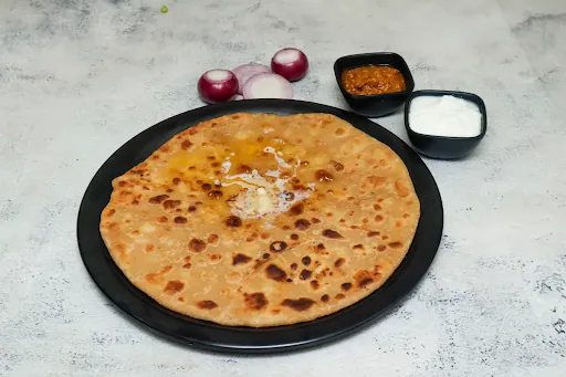 Pyaaz Tawa Paratha [Large] With Green Chutney & Pickle