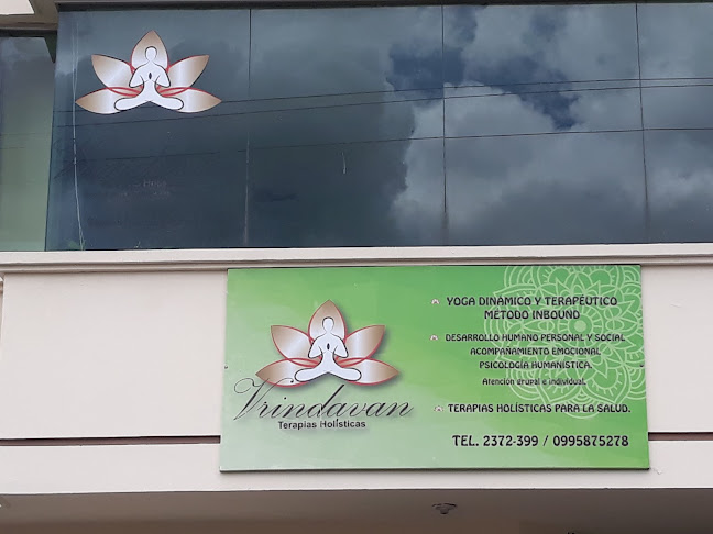 Vrindavan Escuela De Yoga Y Medicina Alternativa