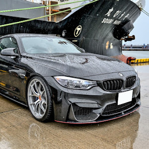 M4 クーペ F82