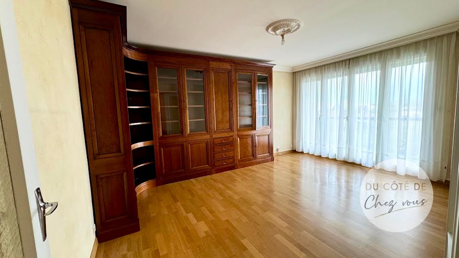 Vente appartement 2 pièces 53.59 m² à Saint-André-les-Vergers (10120), 79 000 €